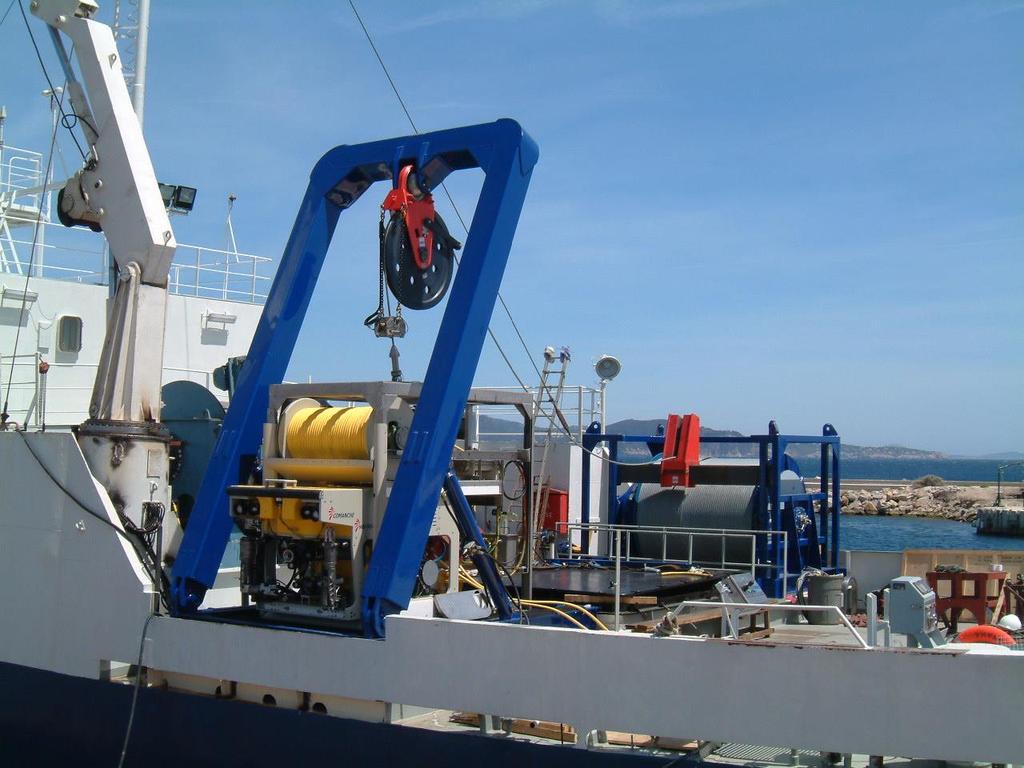 6000m Salvage Support System TMS and 35kw ROV 195kw