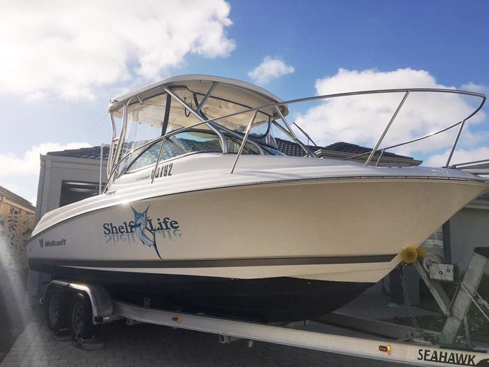 FOR SALE "Shelf Life" is an immaculate 2007 Wellcraft Coastal 232. Yamaha 200hp 4 stroke, approx 220hrs. Trailer is dual axle - new in 2015 built to Australian specs.