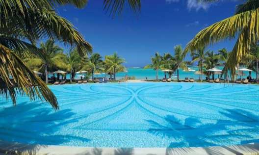 Accommodation options: You can either choose between Paradis Beachcomber Golf Resort & Spa 5*