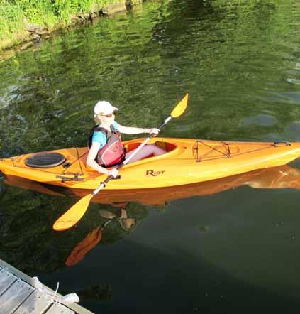 TRACKRITE- SKEG Our spring-loaded polycarbonate skeg is attached to our kayaks by an injection axis support that as the double-purpose of guiding the skeg and making the fastening completely