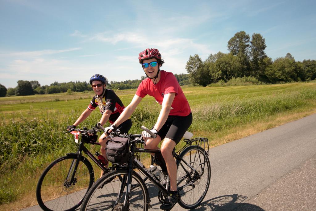 Fraser Valley Experience July 15 + 16 LOCATION Coast Hotel Langley CHECK-IN TIME 7:00am START TIME 9:00am ROUTE LENGTH(S) Saturday: 42km, 71km, 102km Sunday: 38km and 60km (all route lengths