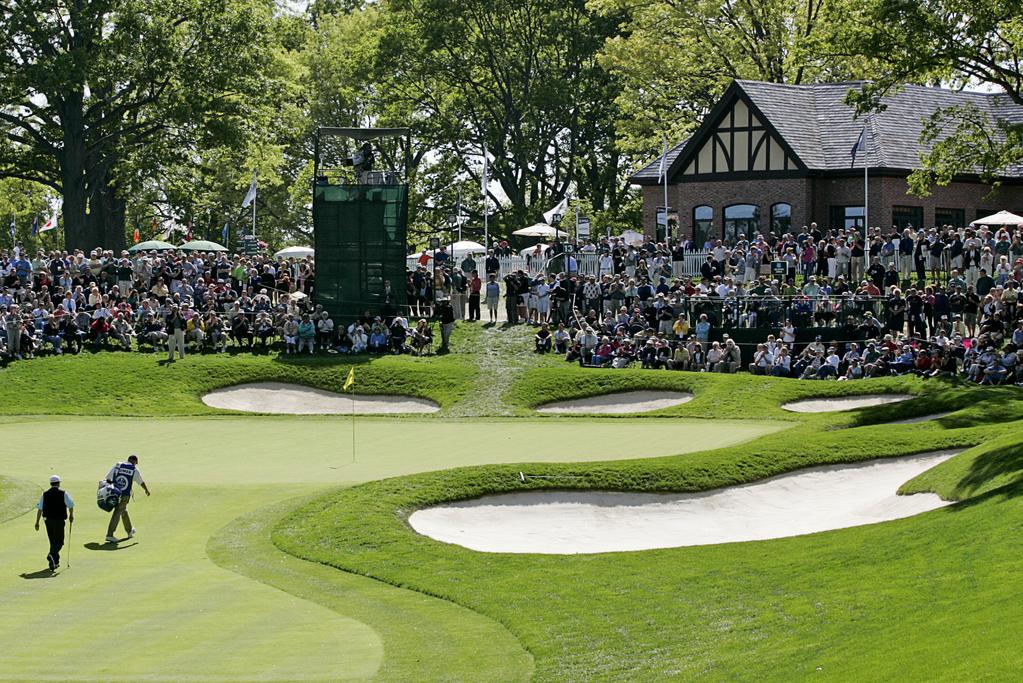 Of the four Major s, the PGA Championship is the only field composed entirely of professionals golfers.