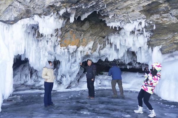Day 4) Buguldeika - Maloe More Visit to Ice grottos and cliff with ancient rock drawing Morning hunting for your singular images of Baikal day spring and discovering of several ice grottos and rocks