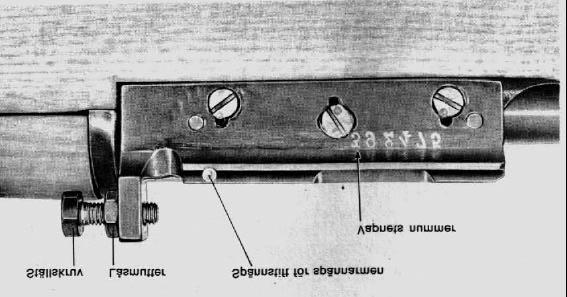 against the recoil stop screw (ställskruv). Removal of the scope The scope is removed by pushing the lever to the rear.