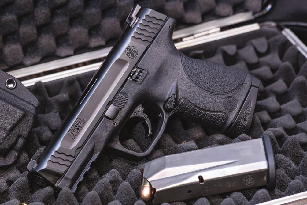 M&P COMPACT PISTOLS M&P brings premium fi rearms to serious shooters, with an ever-expanding line that now includes full-size and compact pistols, revolvers and modern