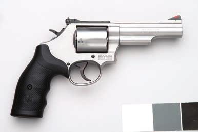 REVOLVERS MEDIUM FRAME (L) 686 SKU: 164222.357 Magnum/ 4.