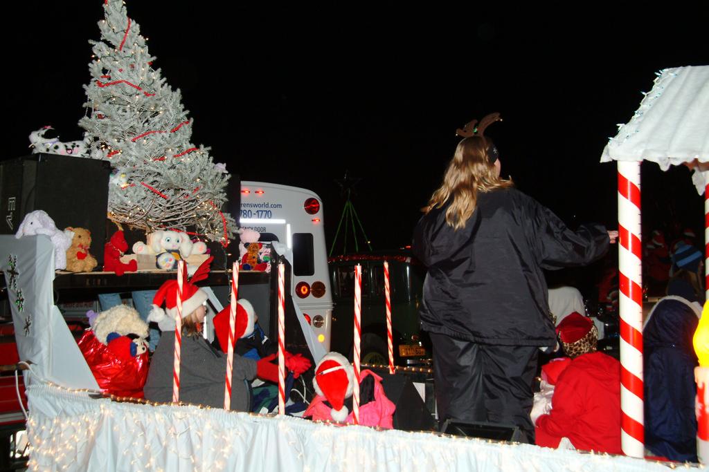Holiday Parade of Lights, Saturday Dec. 5th 6 p.m. DeSoto s 37th Annual Christmas parade, the Holiday Parade of Lights will step off from the DeSoto ISD Administration Building at 200 E.