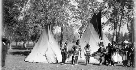 More About This Topic Each Indian tribe was made up of several bands of a dozen or more families. The came together once a year during the spring or early summer for a Camp Circle.