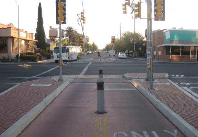 Arizona campus. While the existing center median limits through eastbound vehicular traffi c, it also prohibits bicyclists from entering the campus from 5th Street.