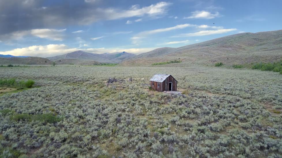 BROKER SUMMARY It is becoming a thing of legends or the prize of only the ultra-wealthy to find a true Western Wyoming ranch that has