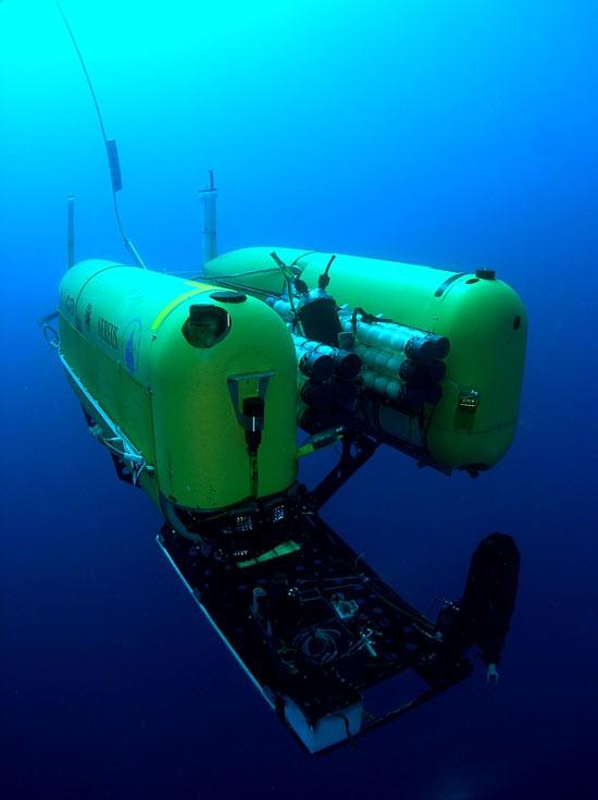 Future Perspectives Hybrid Nereus Nereus in ROV-mode Dove to 10,902 meters into the Mariana Tench in 2009 AUV mode: survey