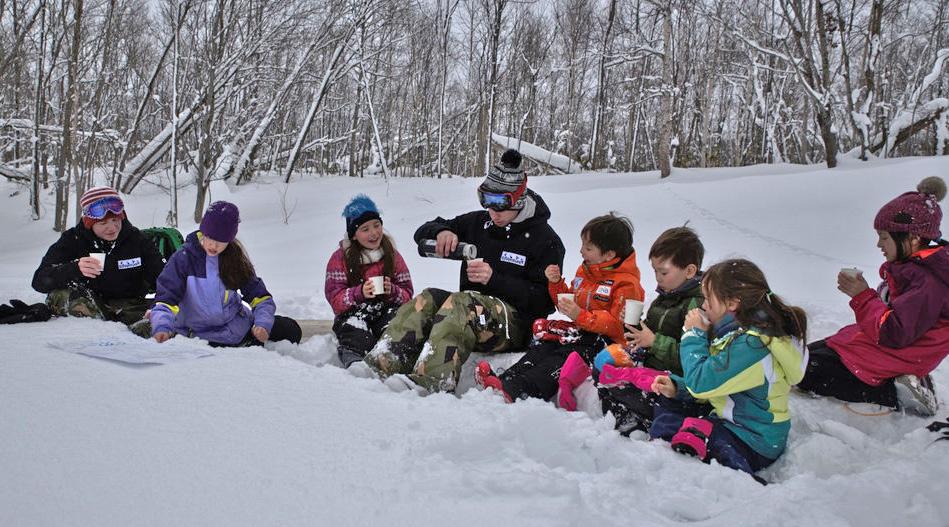 After a nutritious catered lunch, kids will be picked up for their afternoon ski or.