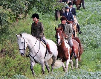 The Metamora Hunt offers year round activities that involve riders and non riders alike. We offer some food for thought as you make your plans for this new year: Winter: The Hunt Ball.