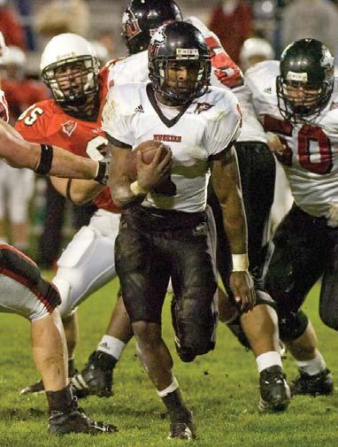 NIU HUSKIES FOOTBALL RECORDS Total Offense TEAM RECORDS Most Plays Game: 109, vs. Presbyterian (8-28-14) Season: 1,073 (2013) and (2014) Most Net Yards Gained Game: 806, vs.