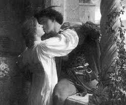 Sintahang Romeo at Juliet Hango sa Romeo at Juliet na Isinalin ni Gregorio C. Borlaza Unang Tagpo (Sa pag-iisa ni Romeo. Kinakausap ang sarili) Romeo: Bata pa ba ang araw?
