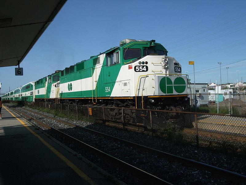 GO Transit s bus fleet consists of single and double-decker suburban coaches suited for traveling long distances.