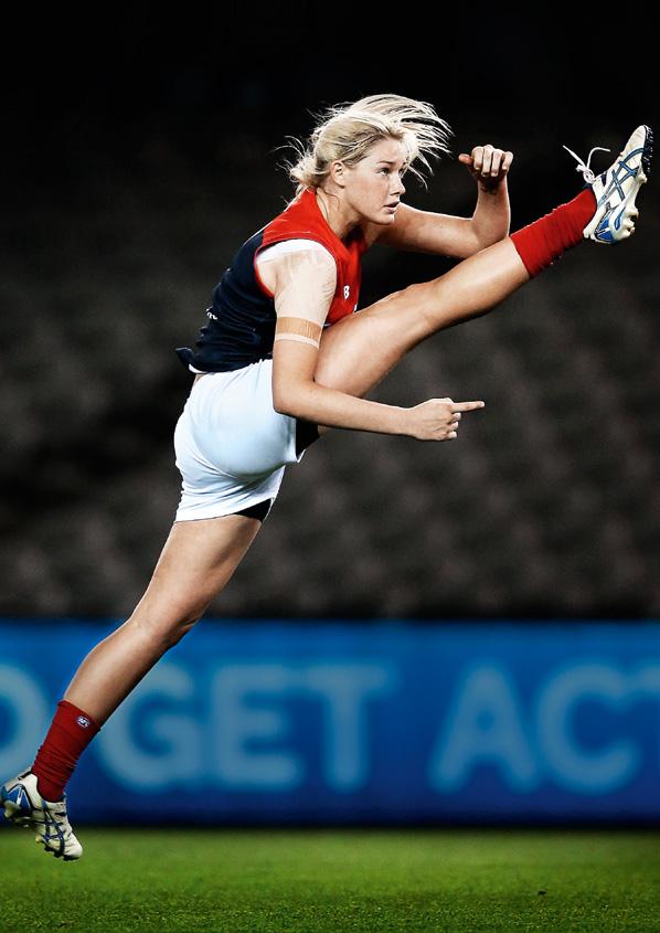 10 HIGHLIGHTS 11 GRABBING THE OPPORTUNITY Tayla Harris kicks a goal during Melbourne s
