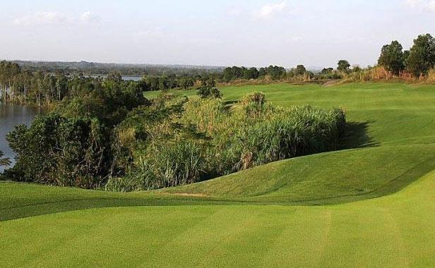 Very stunning golf course, outstanding design Course Overview Sky Lake Resort & Golf Club is set to become one of Asia s premier lifestyle destinations.