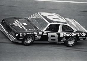 Between the 1985 and 1986 seasons, Dale, along with Robert Gee Jr, transformed the car from a Ventura to a Nova, ready to race in the 1986