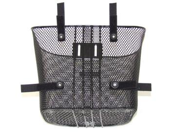 The basket is attached to the carrier by four Velcro straps. 37 The position of the Velcro straps differs according the size of the carrier.