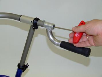 3 Grab rail with universal handle By loosening the screw connections, you can rotate both grips
