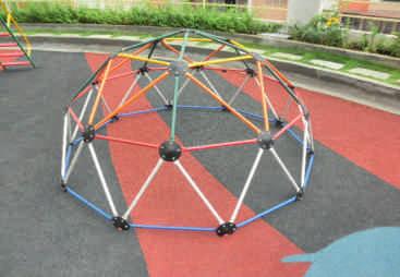 Ft. x 6 Ft. Play Area : 15 Ft. x 7 Ft. Ideal for : 3-8 Yrs.