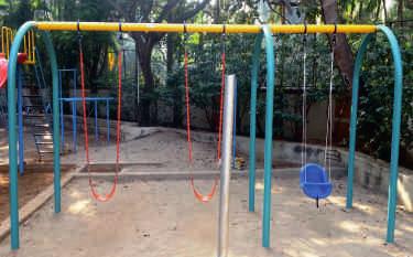 Play Area : 11 Ft. x 8 Ft. Ideal for : 4-14 Yrs. Kids at a time: 2 2.