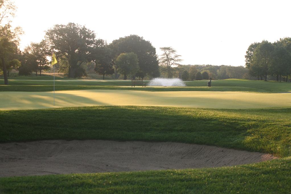 Lake Shore Country Club Perfectly manicured fairways and extremely fast greens highlight this course located along beautiful Lake Michigan in Glencoe, Illinois.