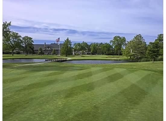 Merit Club Opened in 1992, the par 72 course offers a prairie style course through the rolling terrain.