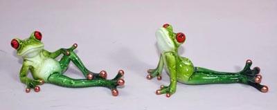 8 Orders: 1-800-922-7277 WW-047 Seated Frog