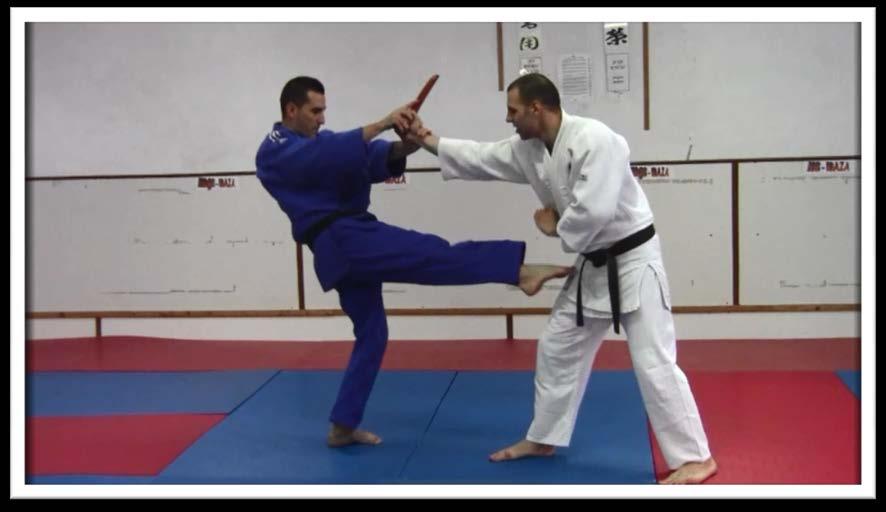 How to Defend against an Uppercut Stab from close range When your opponent tries to stab you from close range, your first reaction must be to get out of the way of that strike.