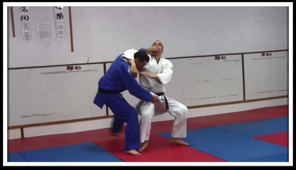 How to Defend Yourself against a Side Headlock In this situation your opponent will grab you and try to pull you down. As he pulls, don t resist.