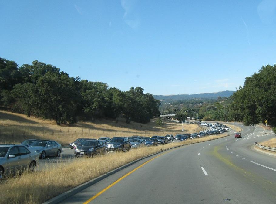 Interchange Existing Conditions - Vehicles Queuing from Foothill Expressway