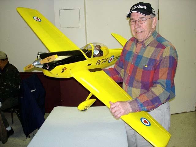 April 2006 Volume 13 Issue 4 Page 6 New on the Runway Rudy Krolopp brought a Goldberg Chipmunk.