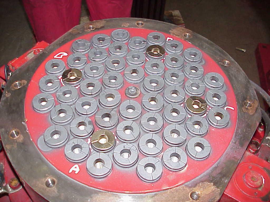 APPENDIX A Anhorheads An anhor head is drilled with a number of tapered holes suitable for aepting jak temporary wedges.