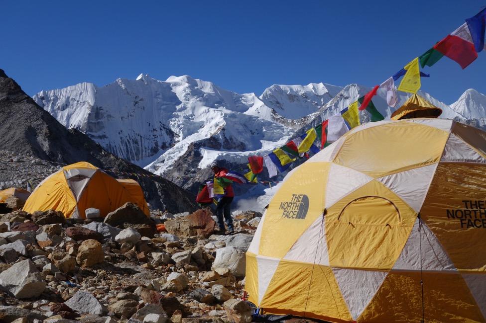 info@alpenglowexpeditions.com 877-873-5376 Makalu Rapid Ascent 40 days in Nepal / Skill Level: Advanced Aug. 28- Oct. 6, 2017 Land costs- $34,950 Aug. 27- Oct.