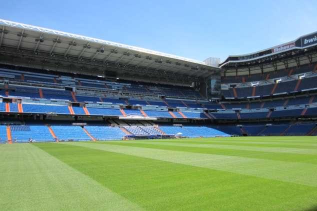 Paul Burgess Real Madrid CF 2 / 3 people at Stadium 6 6 people and a mechanic at
