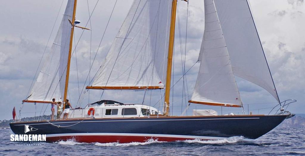 HERITAGE, VINTAGE AND CLASSIC YACHTS +44 (0)1202 330 077 LAURENT GILES 72 FT KETCH 1957 Specification STAR SAPPHIRE LAURENT GILES 72 FT KETCH 1957 Designer Jack Laurent Giles Builder Cantiere Navale