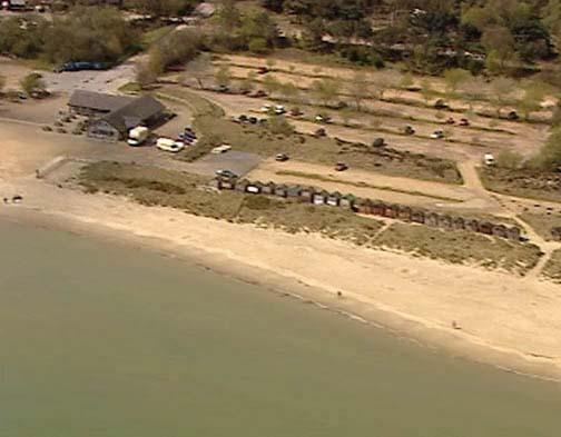 3.3 Redend Point to Knoll Beach STU 2b 3.3.1 Existing Shoreline & Defences The shoreline comprises a sand beach backed by dunes, with gabion baskets protecting beach huts.
