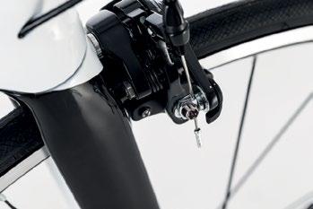 aerodynamic extension on the handlebars. Check the condition of the brakes on a regular basis, as it is vitally important.