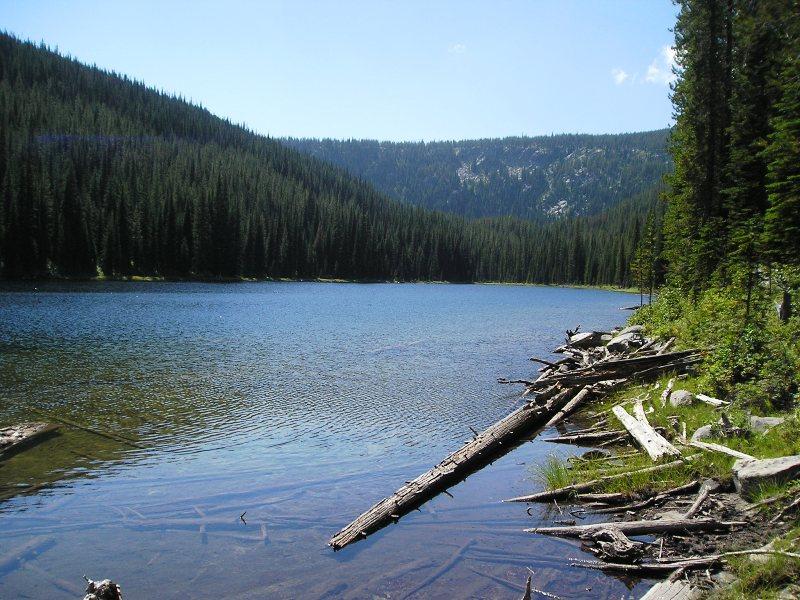 Lower Twin Lakes I didn t stay long because I wanted to see if the fishing at the
