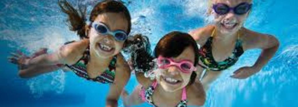 ADULT & FAMILY SWIM AVAILABILITY SUMMER SESSION ~ JULY 9 - AUGUST 25 Friday Sunday Adult & Family Swim Times 5:15 AM - 8:15 AM 9:00-10:40 AM *LAP SWIM ONLY - 2 LANES* 11:30 AM - 1:30 PM 3:00 PM -