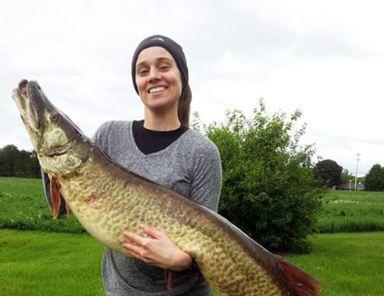 Angler Tessa Cosens with her current Maryland state record muskie The Fishery: Since its discovery in 1996, the Potomac River muskellunge population has developed into an impressive