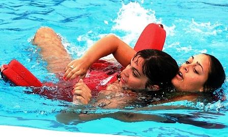 YOUTH, TEEN & ADULT ADVANCED/CERTIFICATION 8 yrs+ Lifesaving Society Bronze Medallion Gain the understanding of the lifesaving principles embodied in the four components of water rescue education: