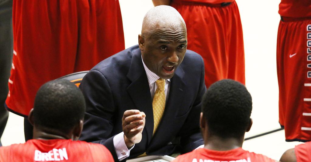 MIKE JONES Head Coach :: 4th Season at Radford @RUMikeJones COACH JONES: INSIDE THE NUMBERS On June 14, 2011, Radford University officials announced the hiring of former VCU assistant coach Mike
