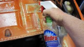 Wipe the trunk area with wax and grease