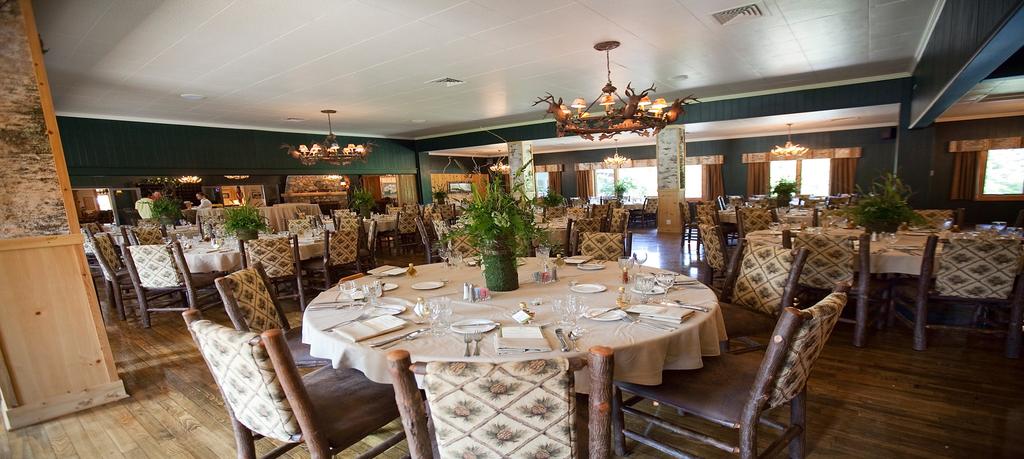 Banquets and Catering Whether it s and intimate gathering of friends in a simple Northwoods setting, or an elegant setting for your special day, Minocqua Country Club has