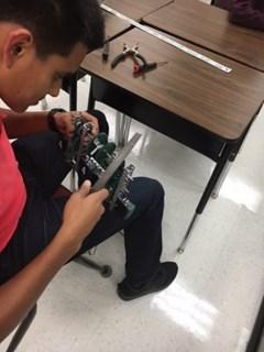 P a ge 9 Wildcat Weekly V olume 5: I ss u e 2 PALESTINE ISD TACE Palestine Junior High School TACE STEM Center PJHS TACE Robotics in Action!