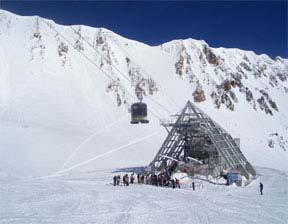 With the Biggest Skiing in America lift ticket, you can access 5,532 skiable acres and endless ways to navigate 4,350