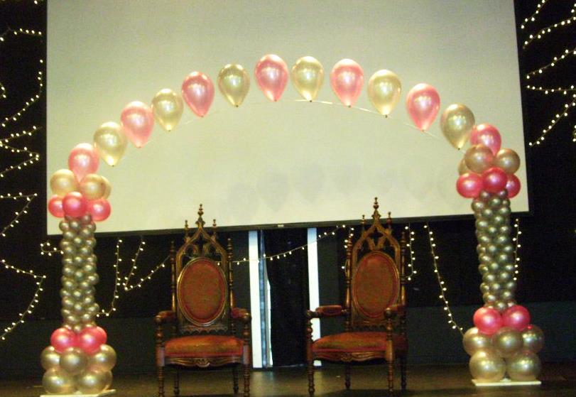 Balloon Columns: Elegant with Giant or String of